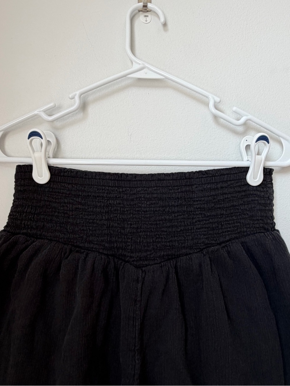 Aerie Smocked High Waisted Black Shorts Size Medium - Picture 3 of 6